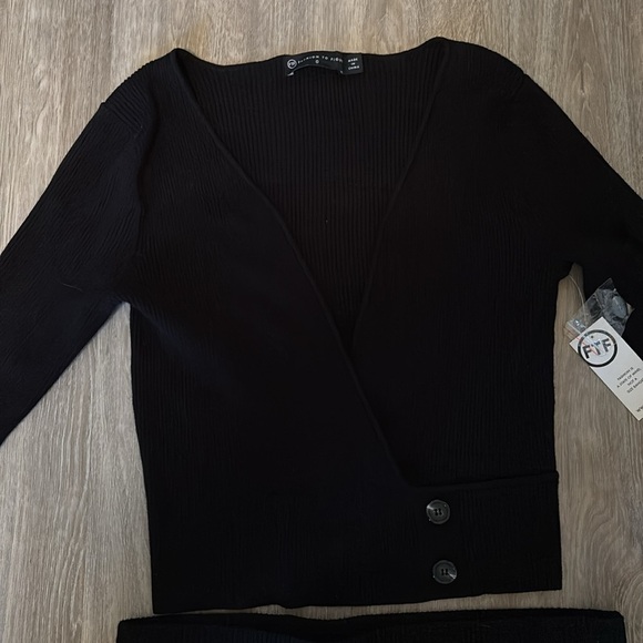 Black sweater & skirt Set - Picture 4 of 5